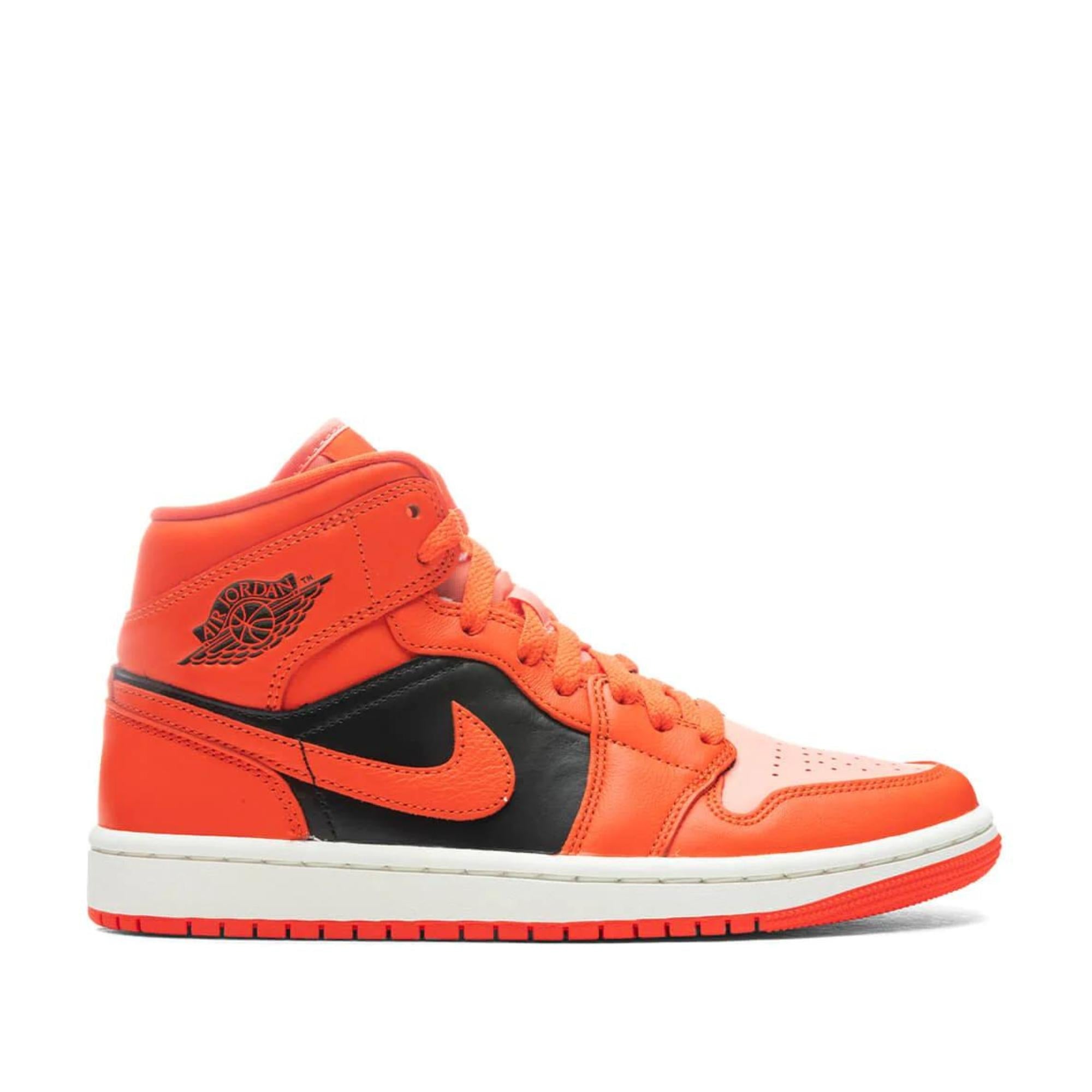 Air Jordan 1 Mid Se ’Rush Orange’ Sneakers