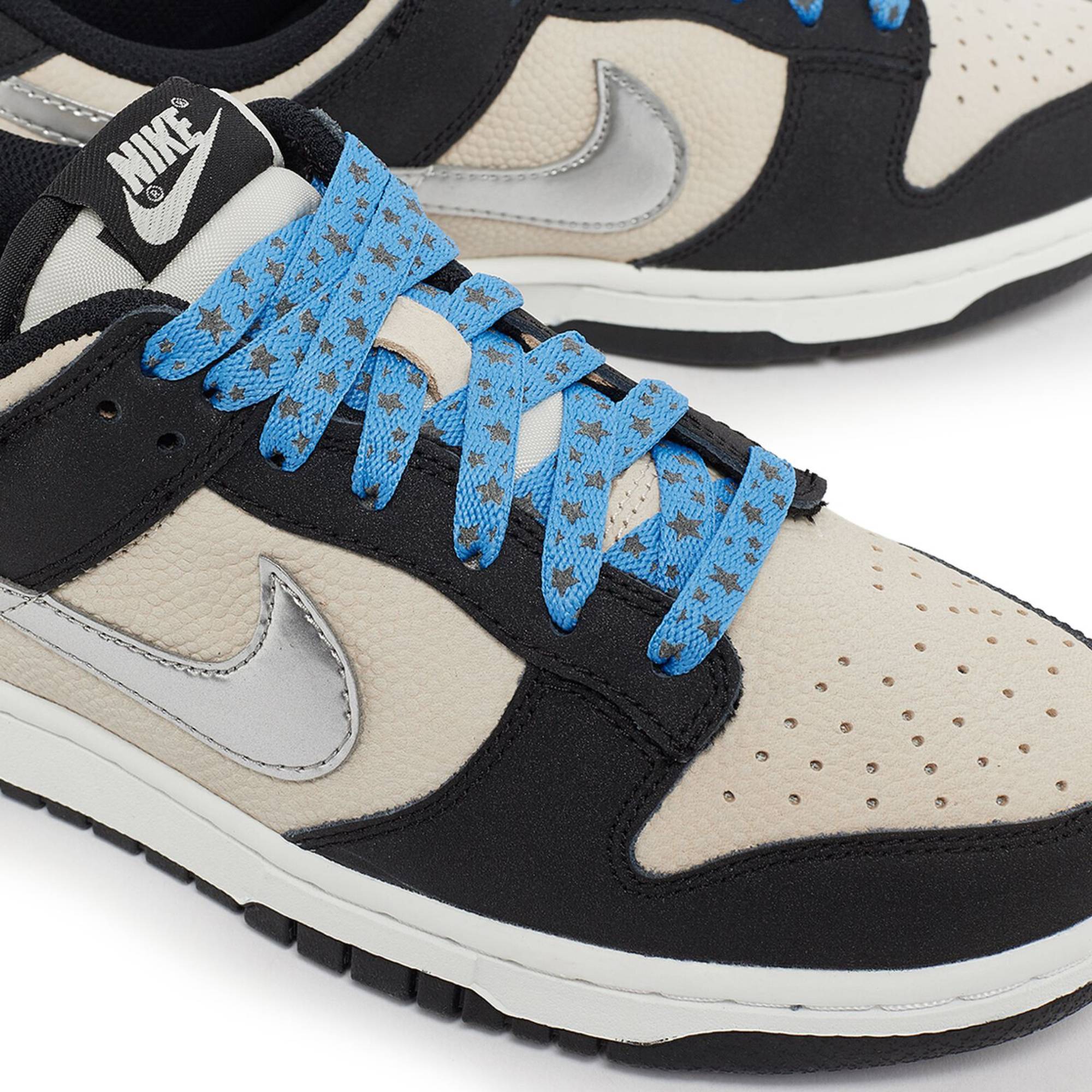 Nike Dunk Low ’Starry Laces’ Sneakers